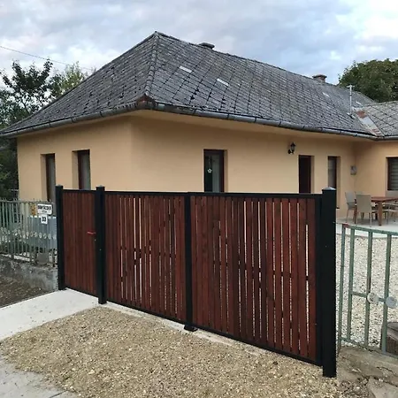 Visszavar-lak Holiday home Satoraljaujhely